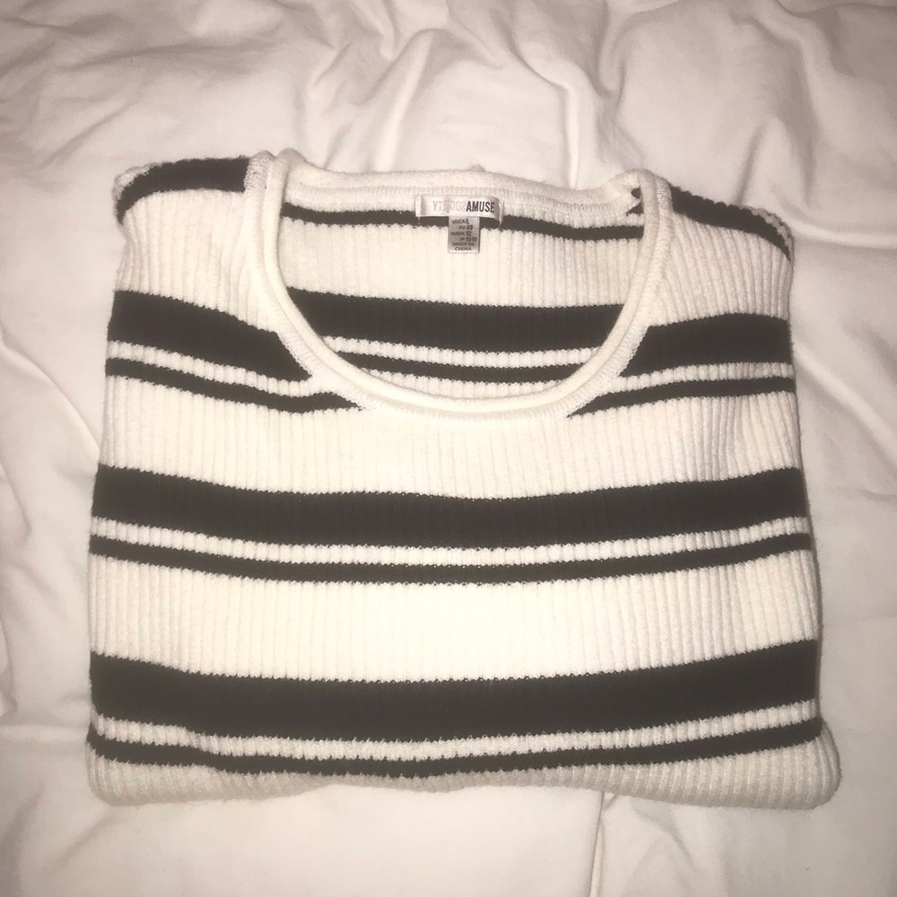 Cropped blk wht stripe sweater